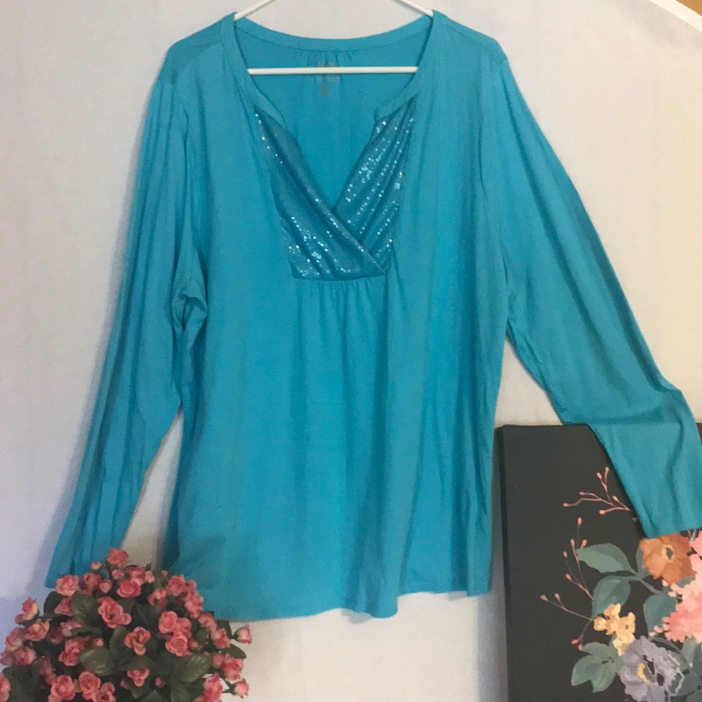 Long Sleeve T-Shirt With Sequined Neck.